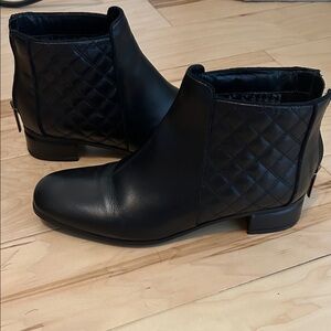 Aquatalia Black Quilted Ankle Boots: 7.5